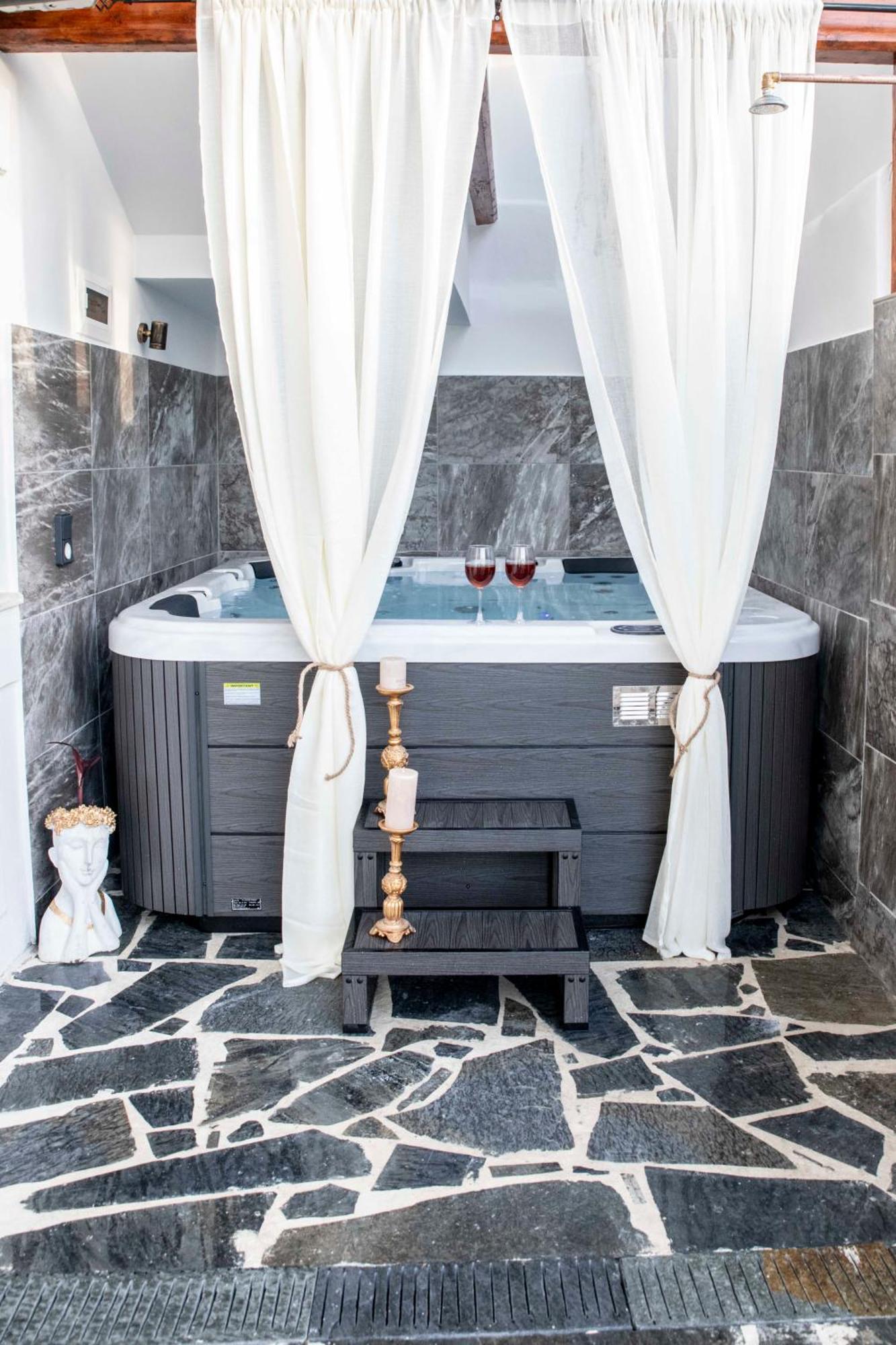 Kleopatra Deluxe Apartment With Jacuzzi Kamilári Kültér fotó